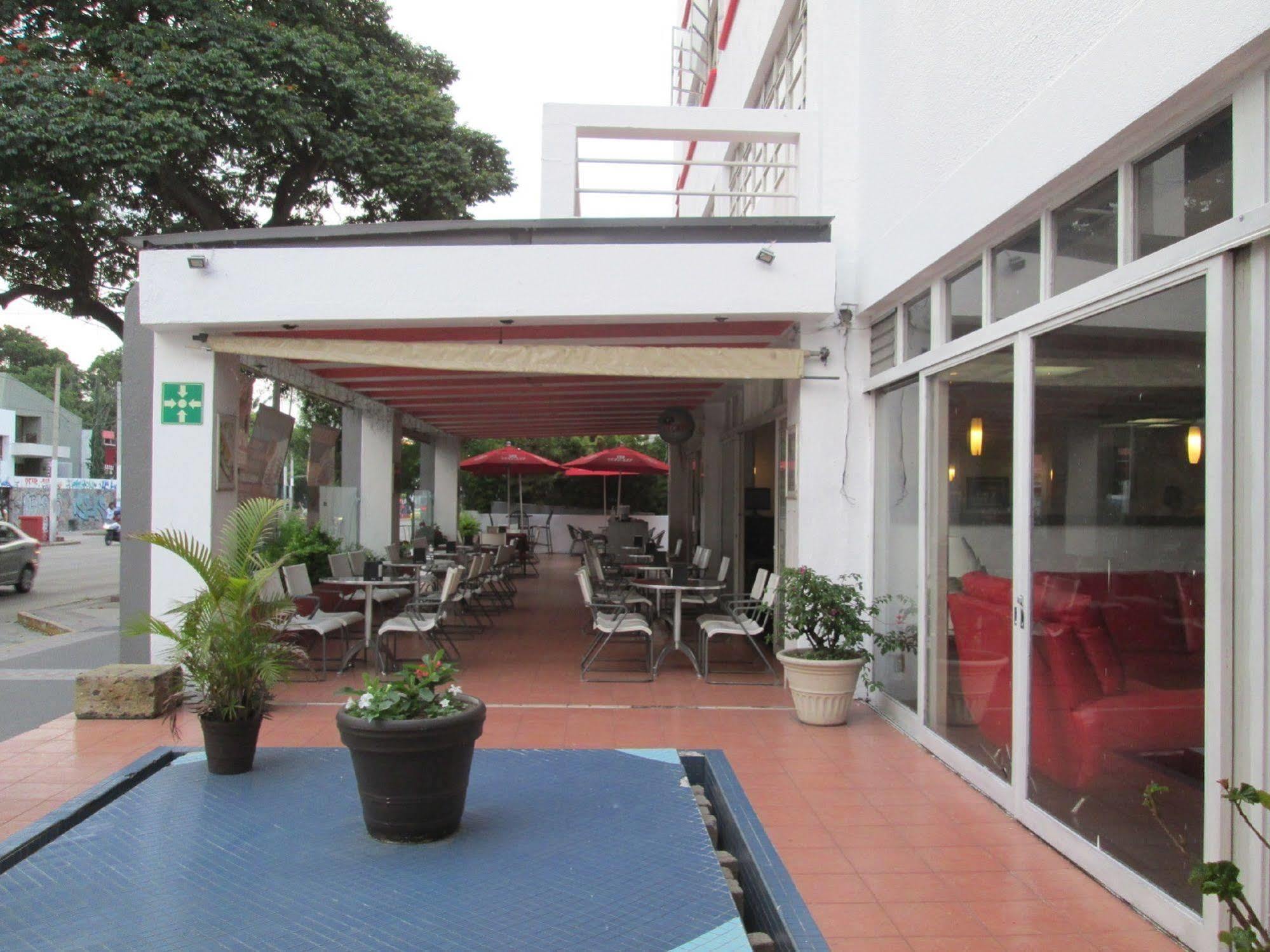 Hotel Del Parque Guadalajara Exterior foto